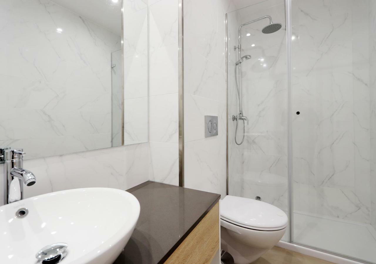Апартаменты Hm - Living Batalha Square 2 Порту Экстерьер фото